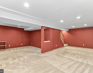 10163 Yorktown Way - Photo Thumbnail 47