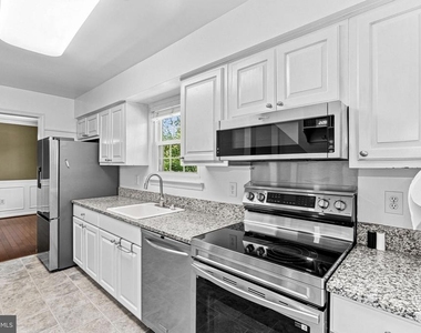 10163 Yorktown Way - Photo Thumbnail 36