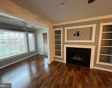 8303 Bluebird Way - Photo Thumbnail 3