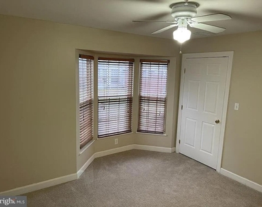 8303 Bluebird Way - Photo Thumbnail 9