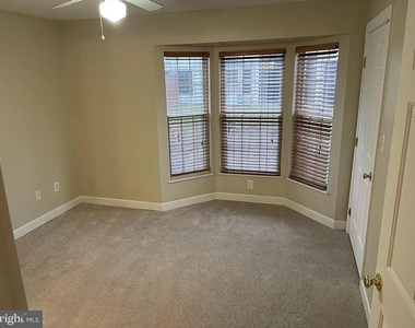 8303 Bluebird Way - Photo Thumbnail 7