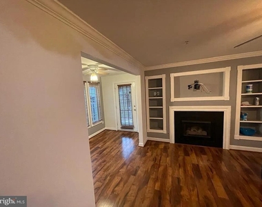 8303 Bluebird Way - Photo Thumbnail 4