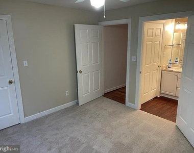 8303 Bluebird Way - Photo Thumbnail 10