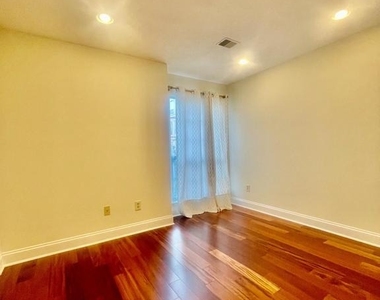 6917 Mary Caroline Circle - Photo Thumbnail 9
