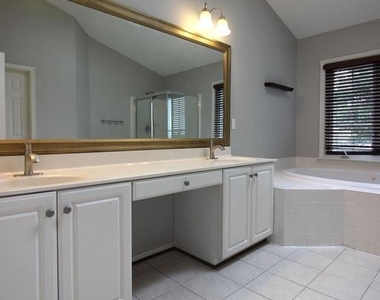 14015 Wood Rock Way - Photo Thumbnail 37