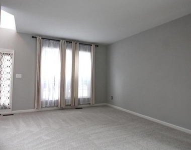 14015 Wood Rock Way - Photo Thumbnail 3