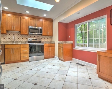2405 Earlsgate Court - Photo Thumbnail 19