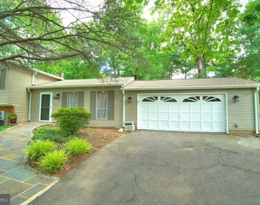 2405 Earlsgate Court - Photo Thumbnail 3