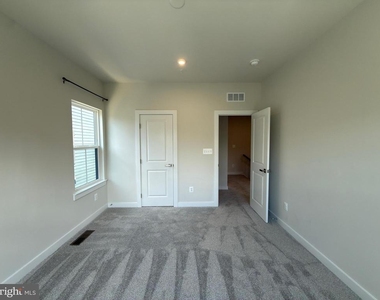 14441 Albemarle Point Place - Photo Thumbnail 32