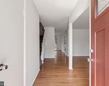 10320 Colony Park Drive - Photo Thumbnail 3