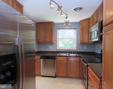 7125 Vantage Drive - Photo Thumbnail 2
