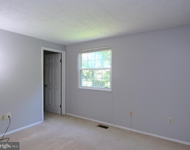 7125 Vantage Drive - Photo Thumbnail 14