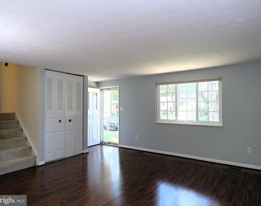 7125 Vantage Drive - Photo Thumbnail 3