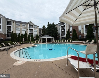 12945 Centre Park Circle - Photo Thumbnail 4