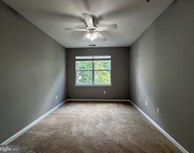12945 Centre Park Circle - Photo Thumbnail 16