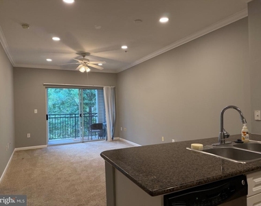 12945 Centre Park Circle - Photo Thumbnail 8
