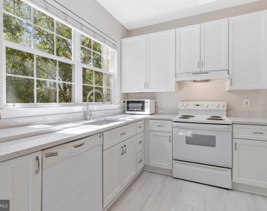 6490 Tayack Place - Photo Thumbnail 11