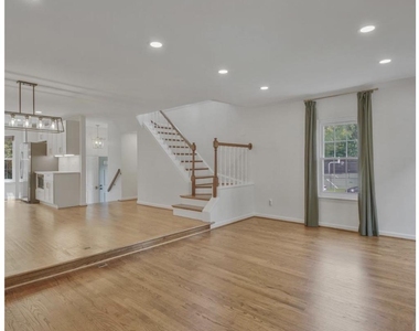 8501 Enochs Drive - Photo Thumbnail 2