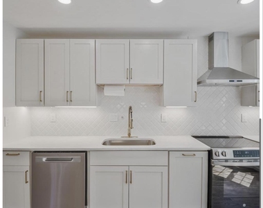 8501 Enochs Drive - Photo Thumbnail 3