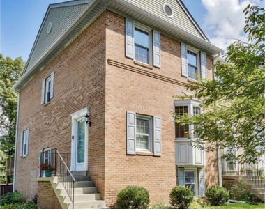 8501 Enochs Drive - Photo Thumbnail 14