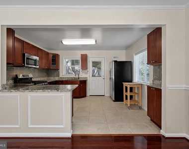 6508 Berkshire Drive - Photo Thumbnail 14