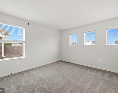 102 Curtain Fall Drive - Photo Thumbnail 41
