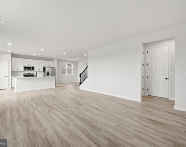 102 Curtain Fall Drive - Photo Thumbnail 21