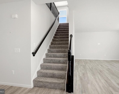102 Curtain Fall Drive - Photo Thumbnail 27