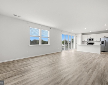 102 Curtain Fall Drive - Photo Thumbnail 22