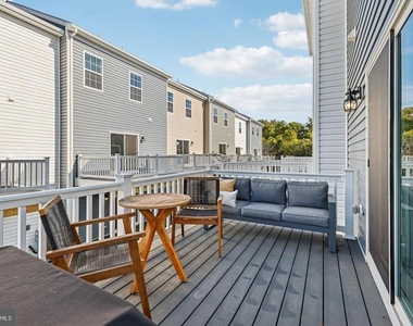 135 Willett Hollow Street - Photo Thumbnail 3