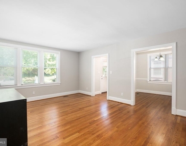 1213 Stafford Avenue - Photo Thumbnail 5