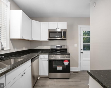 1213 Stafford Avenue - Photo Thumbnail 9