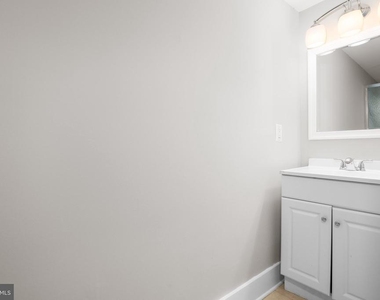 1213 Stafford Avenue - Photo Thumbnail 15