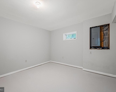 813 Leeds Manor Lane - Photo Thumbnail 25