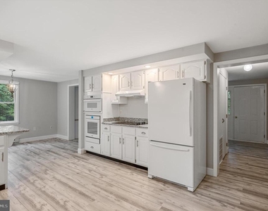 813 Leeds Manor Lane - Photo Thumbnail 10