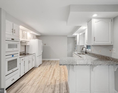 813 Leeds Manor Lane - Photo Thumbnail 8