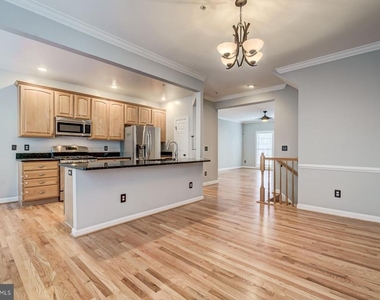 5820 Pearson Lane - Photo Thumbnail 9