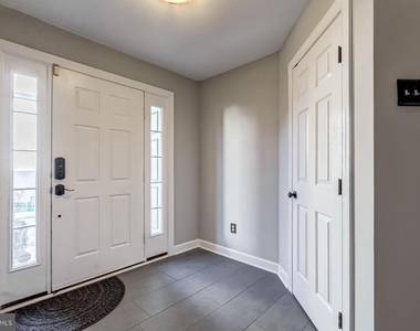 5820 Pearson Lane - Photo Thumbnail 3