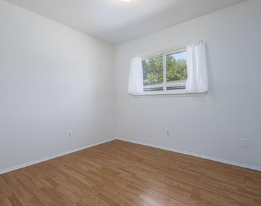 164 Westway Street - Photo Thumbnail 16