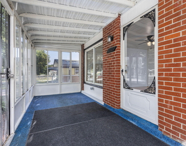 164 Westway Street - Photo Thumbnail 2