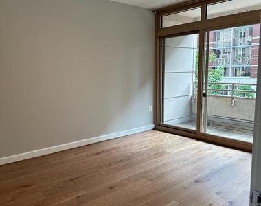 888 N Quincy Street - Photo Thumbnail 6