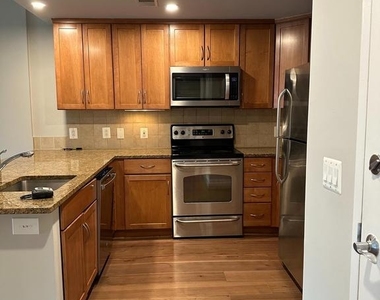 888 N Quincy Street - Photo Thumbnail 5