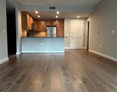 888 N Quincy Street - Photo Thumbnail 4