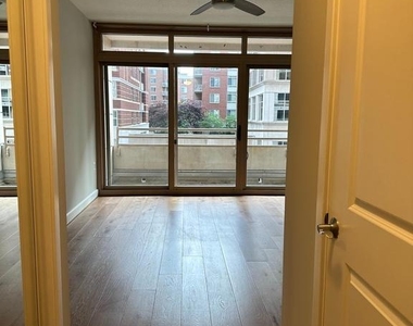 888 N Quincy Street - Photo Thumbnail 7