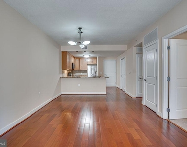 888 N Quincy Street - Photo Thumbnail 9