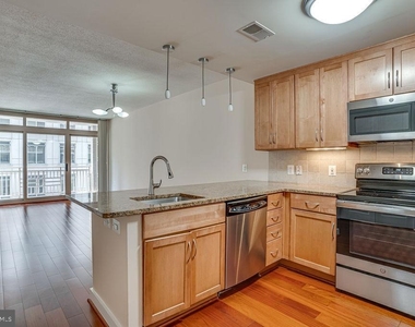 888 N Quincy Street - Photo Thumbnail 6
