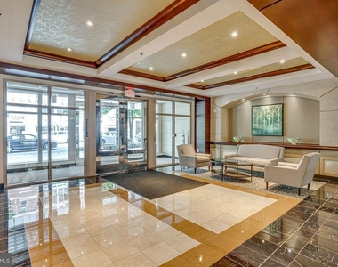 888 N Quincy Street - Photo Thumbnail 18