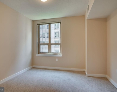 888 N Quincy Street - Photo Thumbnail 11
