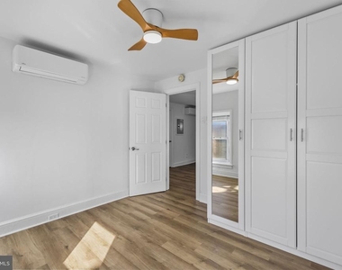 3869 Terrace Street - Photo Thumbnail 4