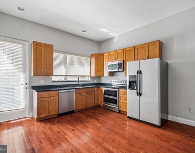 1456 E Columbia Avenue - Photo Thumbnail 17